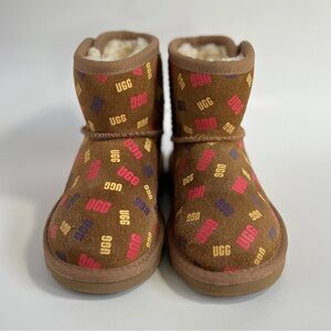 Uggs girl boots size 9 Jona Confetti Logo Suede Boot